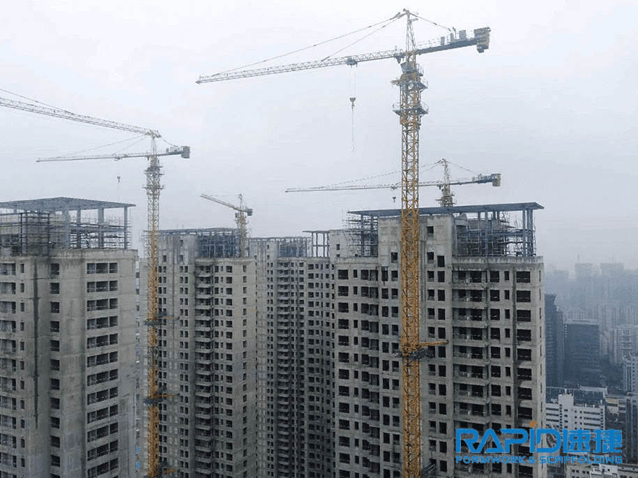 Structure d'échafaudage en porte-à-faux 1